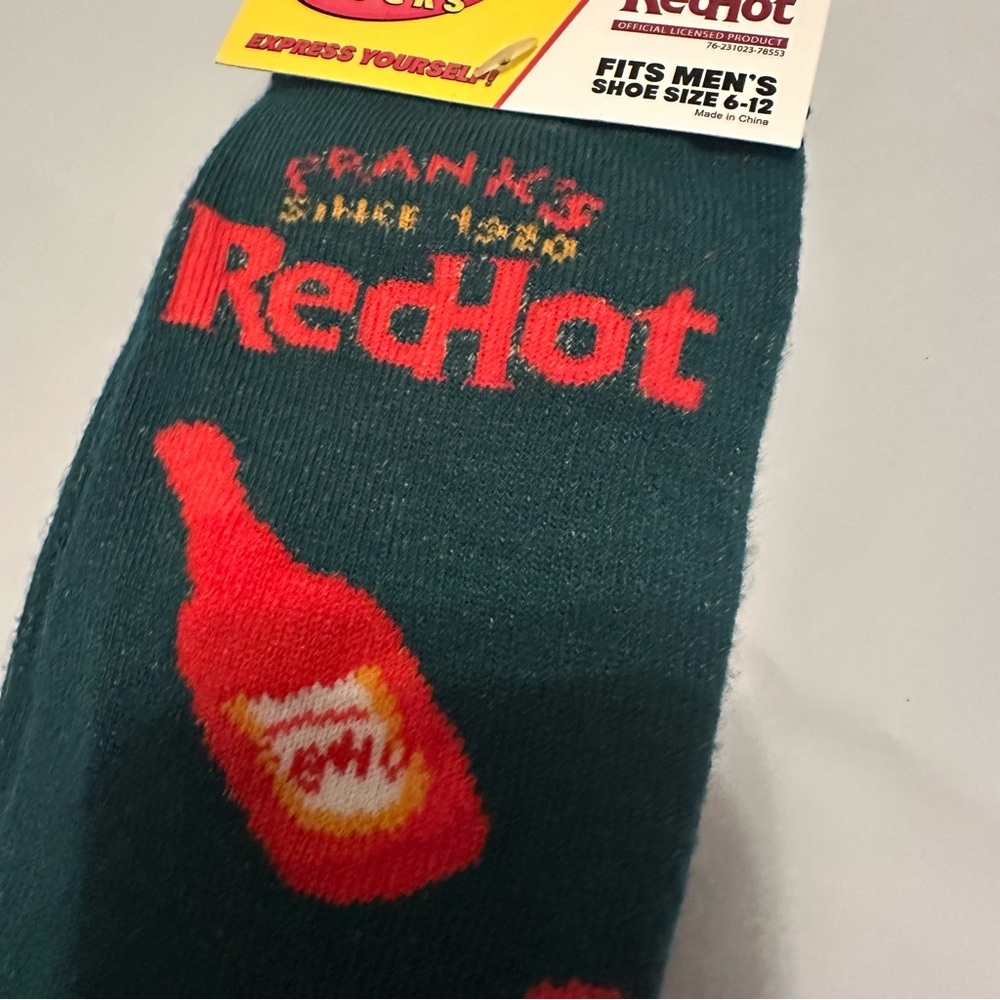🌶️🧦 Frank’s RedHot Themed Crew Socks – Men’s Size 6 to 12 🧦🌶️